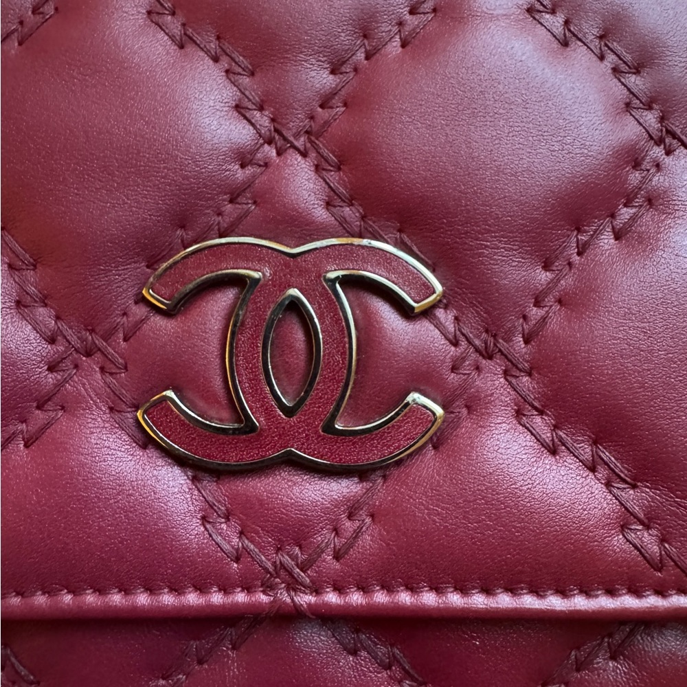 CHANEL Red WOC - Picture 3 of 15